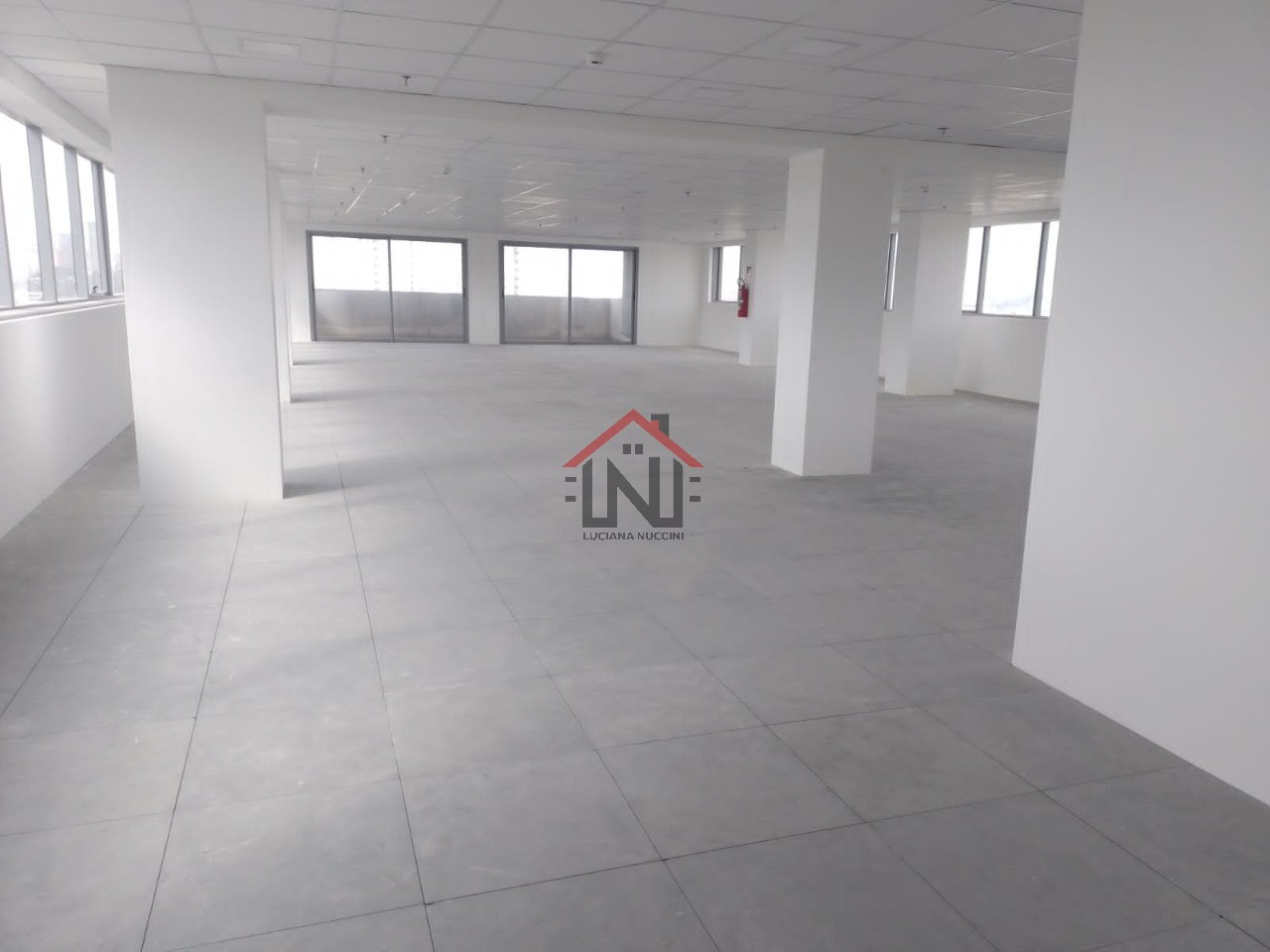 Aluguel de Conjunto Comercial de Alto Padrão em São Paulo-SP, Jardim Caravelas: 1 Sala, 2 Banheiros, 9 Vagas de Garagem, 316,04 m².