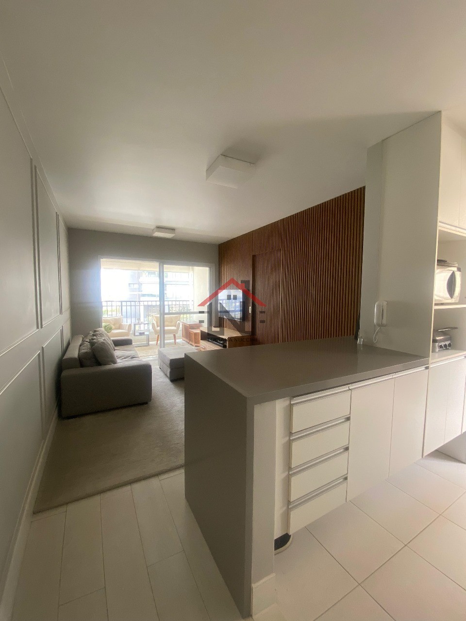 Apartamento de Luxo para Locação em Pinheiros - São Paulo-SP: 2 Quartos, 1 Suíte, 2 Banheiros, 2 Vagas, 68m² de Área.