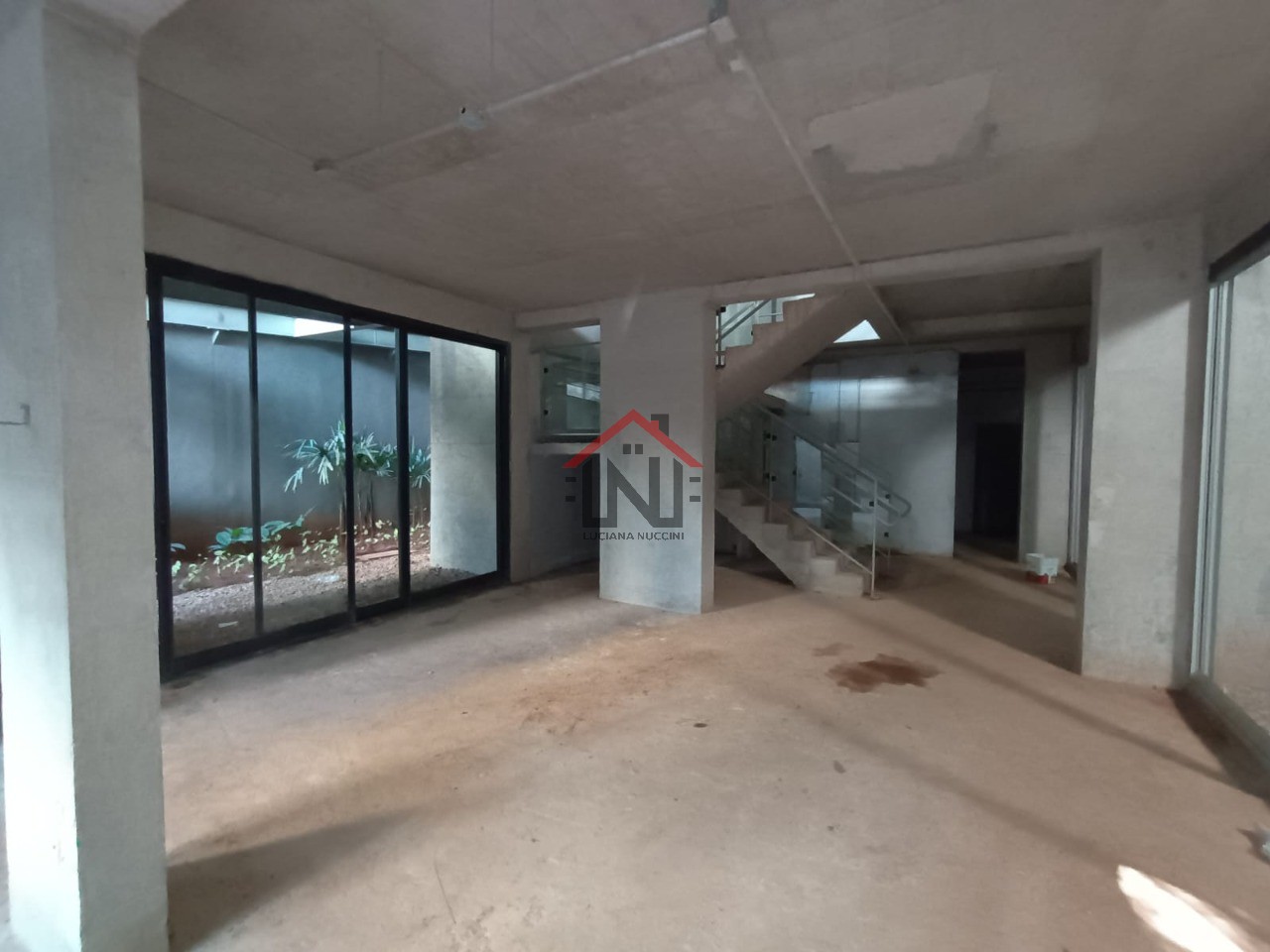 Ponto Comercial para Locação em Pinheiros, São Paulo-SP: 389m², 2 Banheiros e 1 Vaga de Garagem!