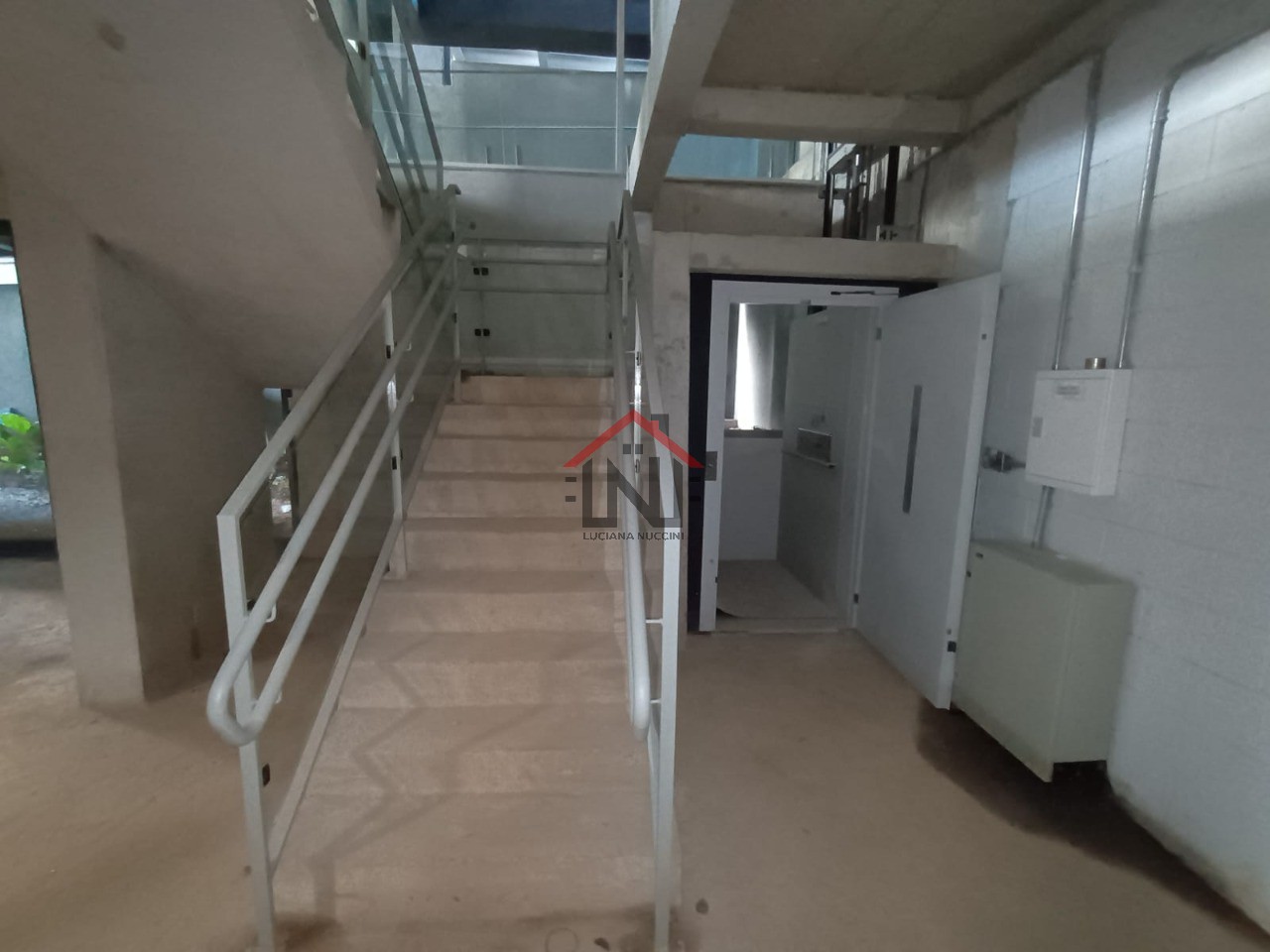 Ponto Comercial para Locação em Pinheiros, São Paulo-SP: 389m², 2 Banheiros e 1 Vaga de Garagem!
