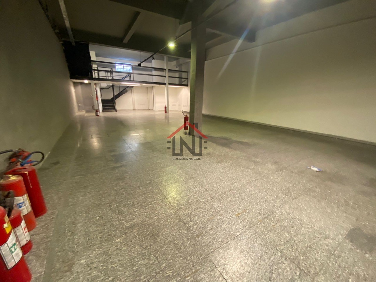 Excelente oportunidade de locação: Ponto Comercial no Centro de SP, 1 sala, 1 banheiro, 197m² de área!