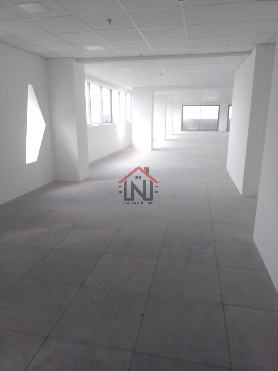 Aluguel de Conjunto Comercial de Alto Padrão em São Paulo-SP, Jardim Caravelas: 1 Sala, 2 Banheiros, 9 Vagas de Garagem, 316,04 m².