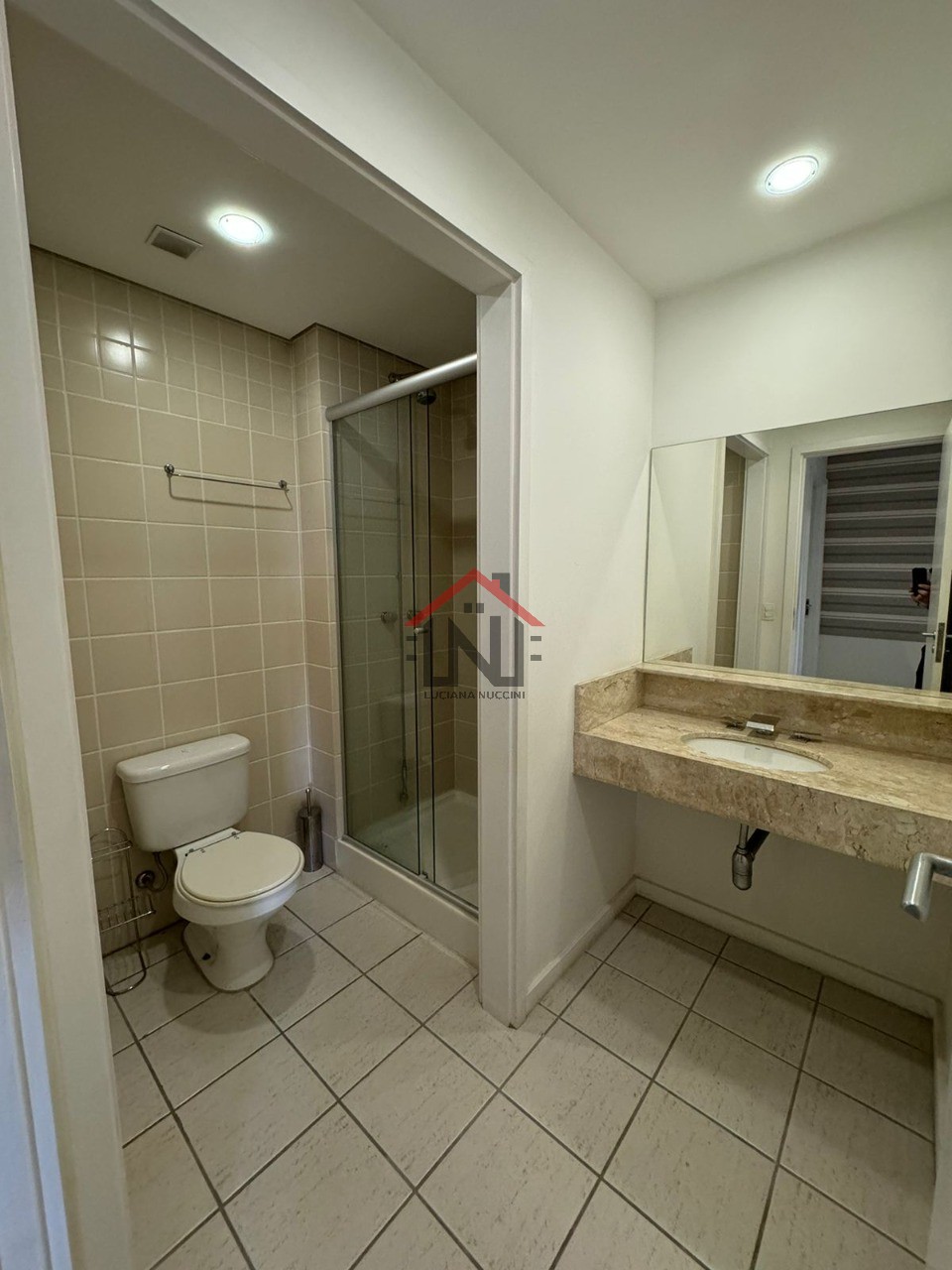 Apartamento de Luxo no Itaim Bibi, São Paulo-SP: 1 Quarto, 1 Sala, 2 Banheiros, 2 Vagas de Garagem!