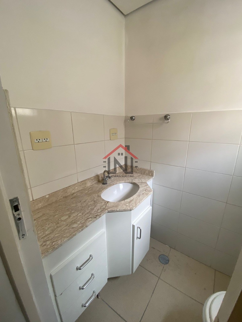 Excelente oportunidade de locação: Ponto Comercial no Centro de SP, 1 sala, 1 banheiro, 197m² de área!