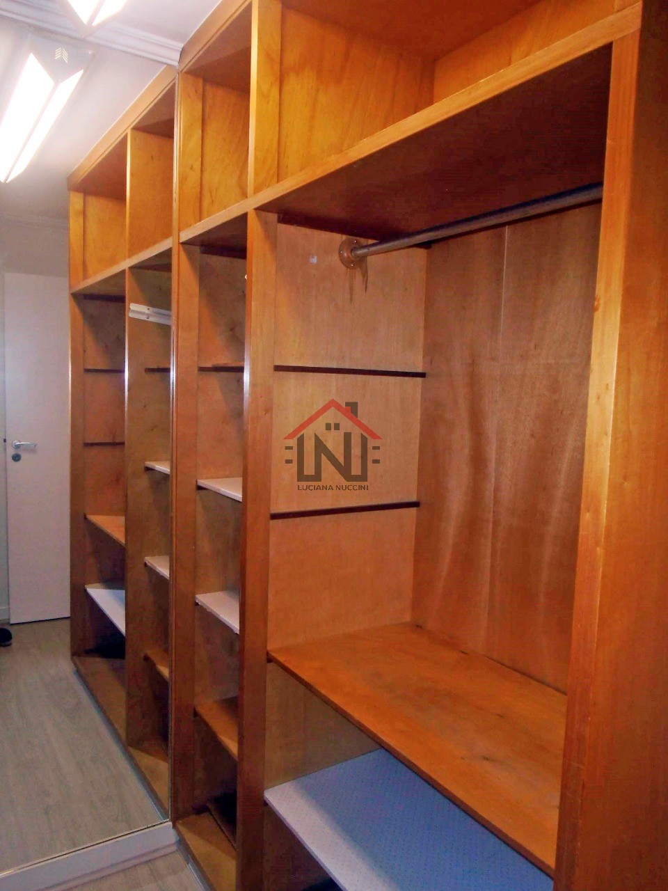 Aluguel de Apartamento de Luxo em Pinheiros, São Paulo-SP: 2 Quartos, 1 Suíte, 3 Banheiros, 2 Vagas, 85 m²!