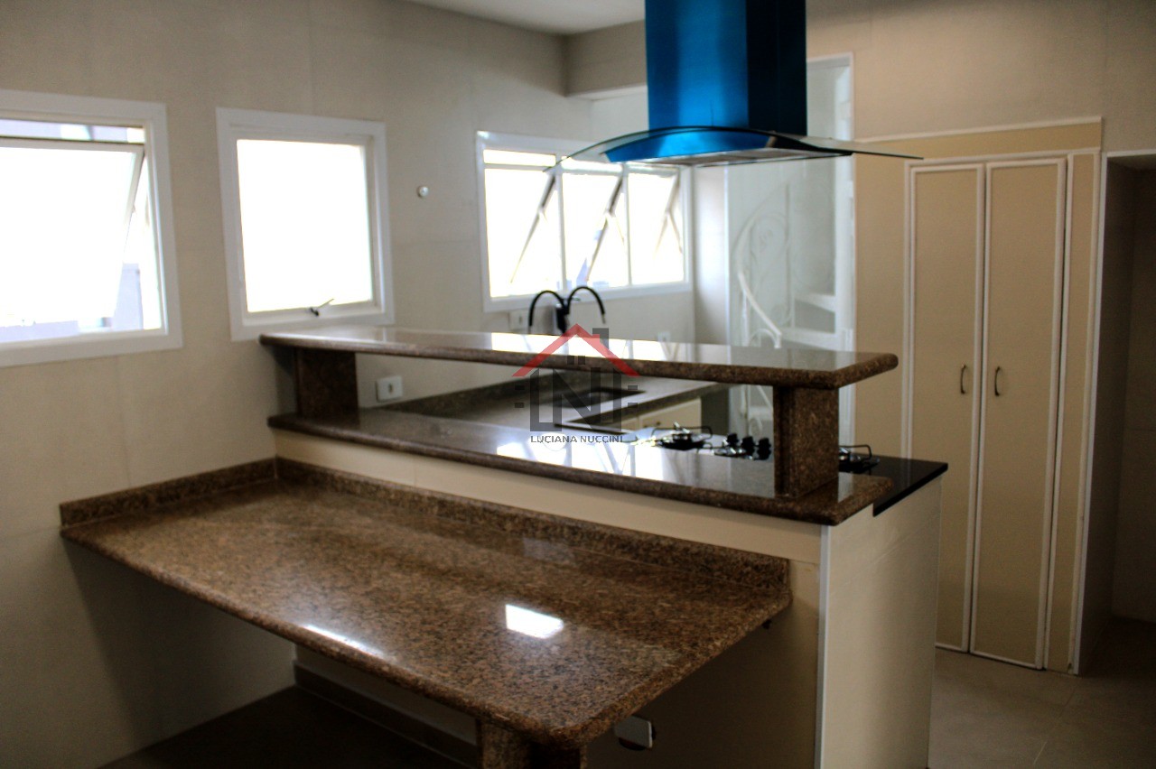Imperdível oportunidade de adquirir apartamento de luxo na Vila Olímpia, SP: 3 quartos, 1 suíte, 4 banheiros, 2 vagas de garagem, 205 m².