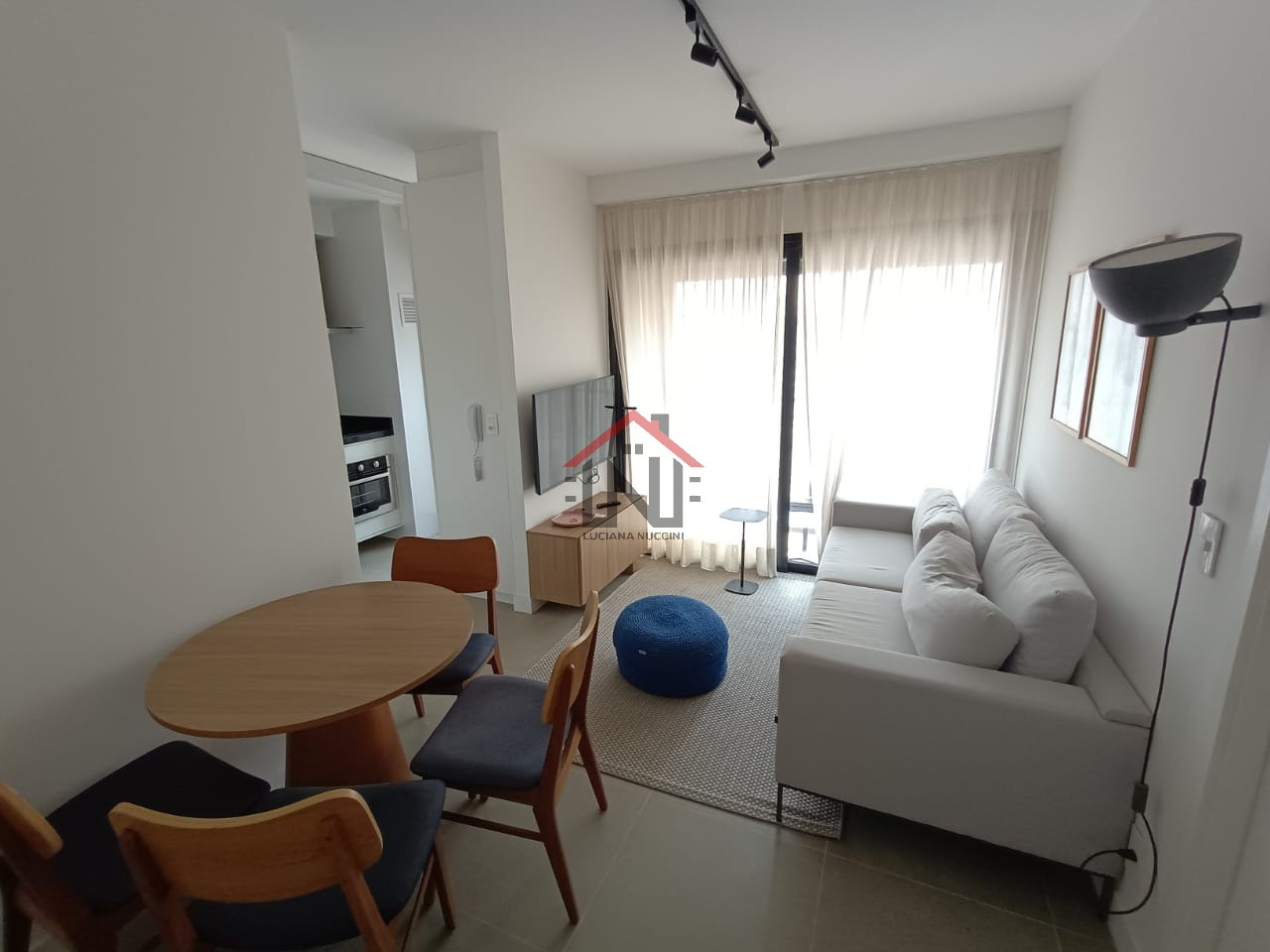 Aluguel de Apartamento Moderno em Pinheiros - 1 quarto, 1 sala, 1 banheiro, 1 vaga, 40m² - São Paulo-SP