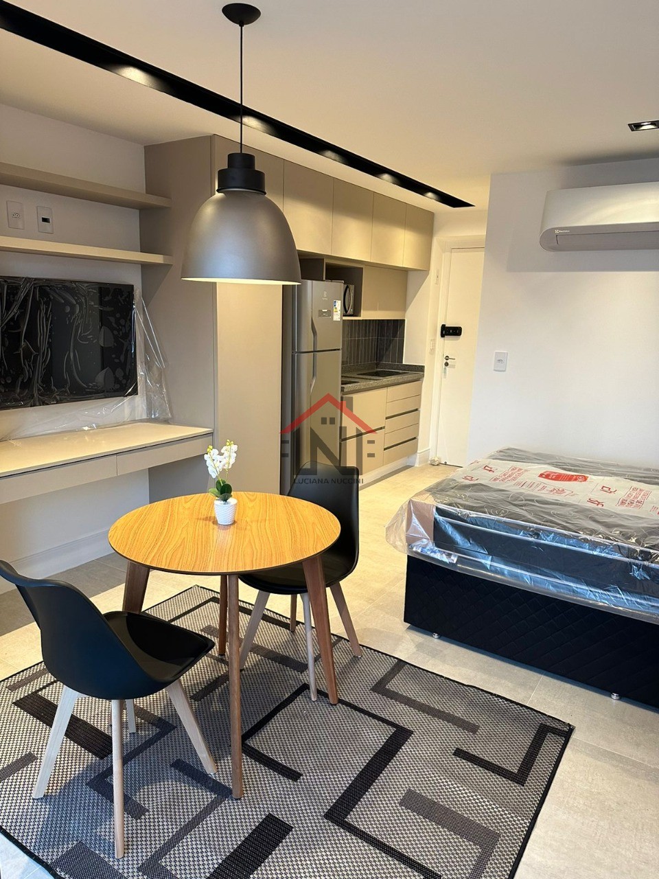 Studio para Locação em Perdizes, São Paulo-SP: 1 Quarto, 1 Sala, 1 Banheiro e 33m² de Área Privativa
