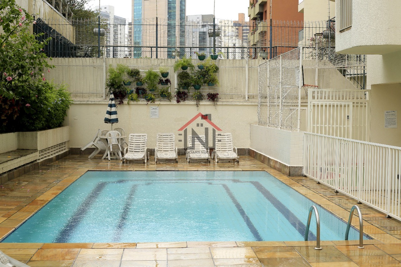 Imperdível oportunidade de adquirir apartamento de luxo na Vila Olímpia, SP: 3 quartos, 1 suíte, 4 banheiros, 2 vagas de garagem, 205 m².