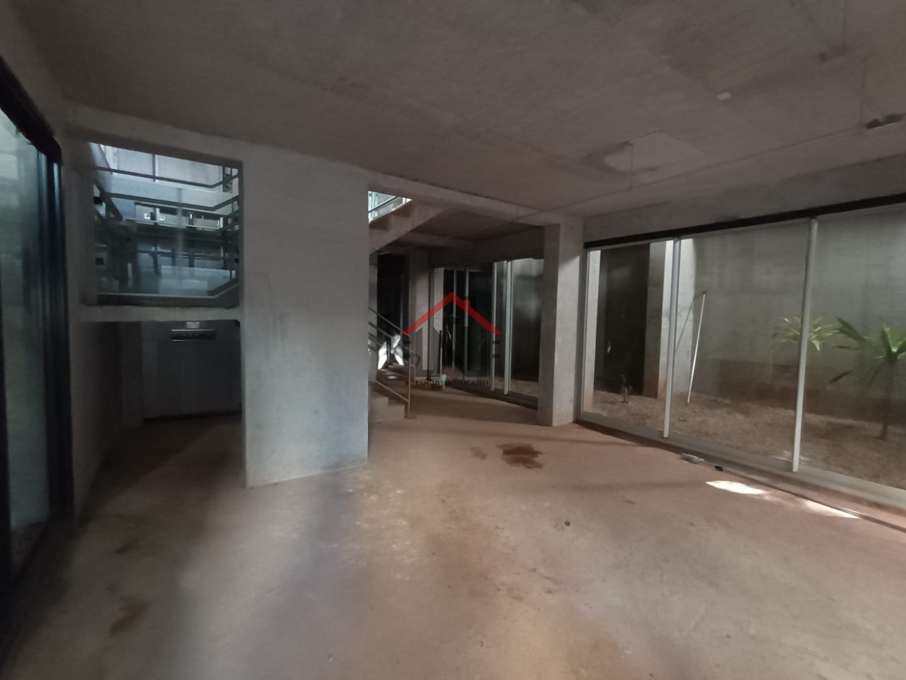 Ponto Comercial para Locação em Pinheiros, São Paulo-SP: 389m², 2 Banheiros e 1 Vaga de Garagem!