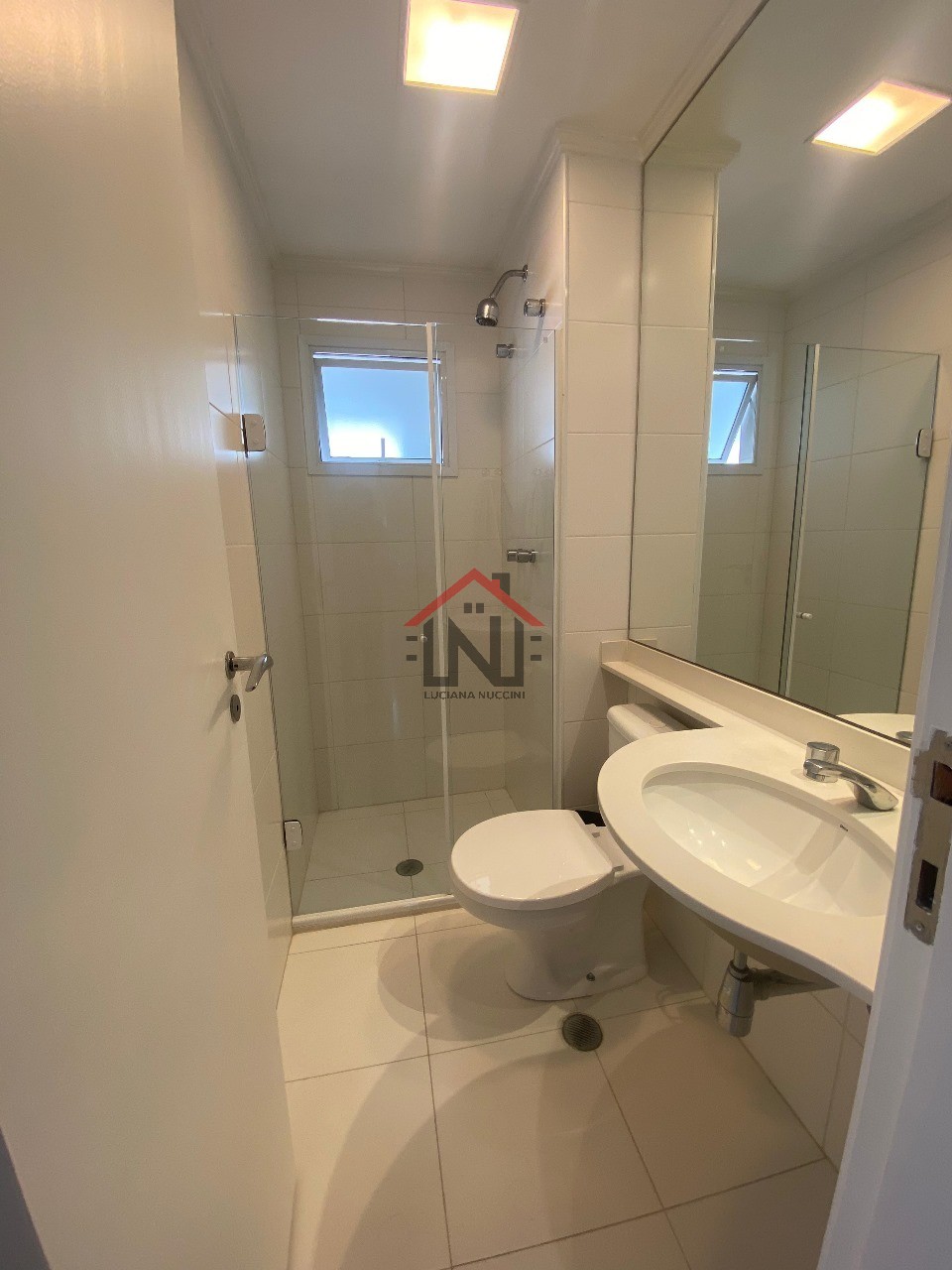 Apartamento de Luxo para Locação em Pinheiros - São Paulo-SP: 2 Quartos, 1 Suíte, 2 Banheiros, 2 Vagas, 68m² de Área.