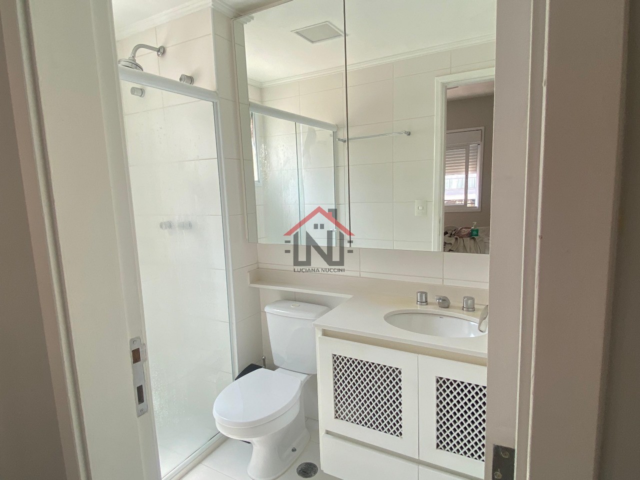 Apartamento de Luxo para Locação em Pinheiros - São Paulo-SP: 2 Quartos, 1 Suíte, 2 Banheiros, 2 Vagas, 68m² de Área.