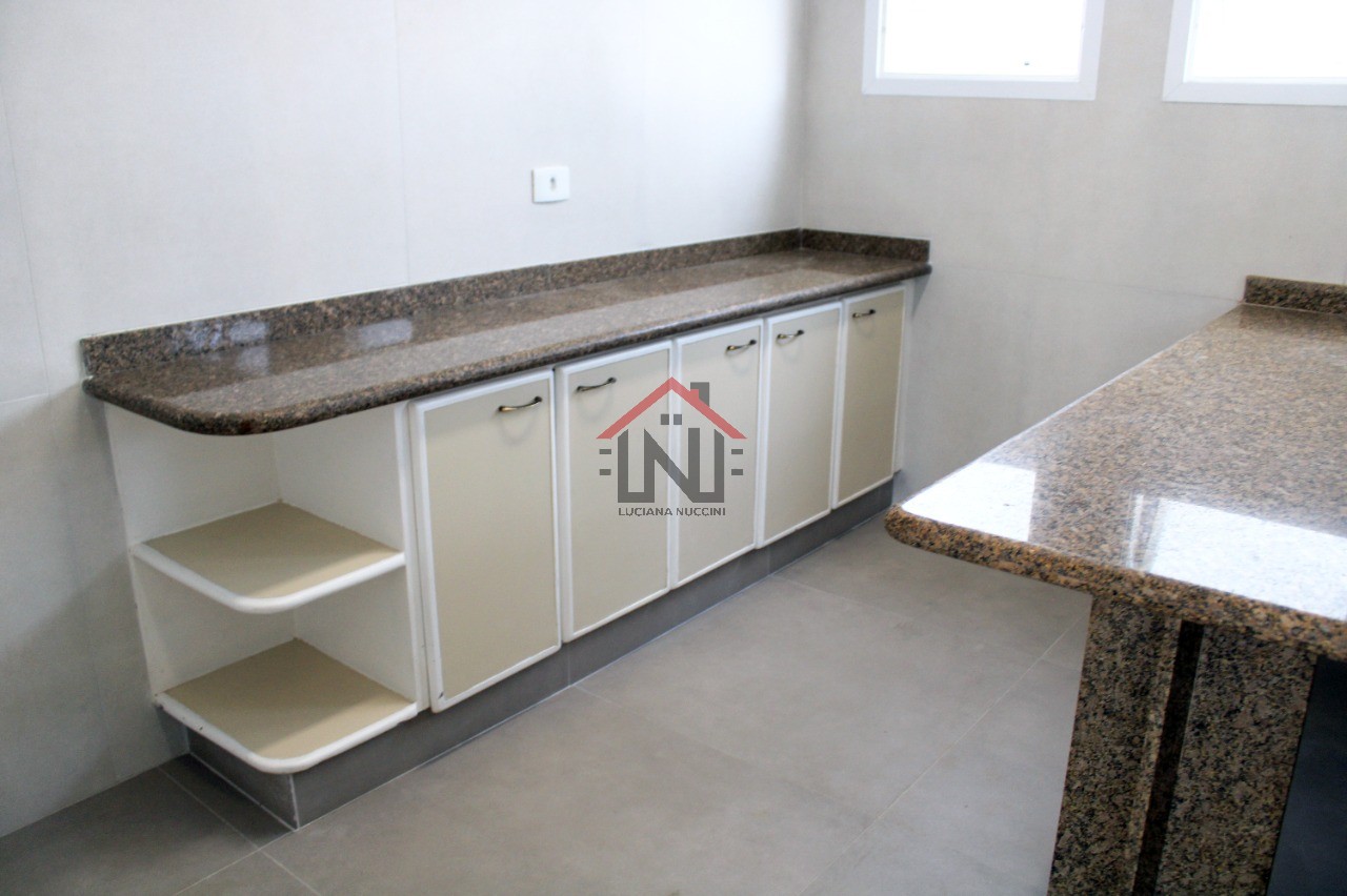 Imperdível oportunidade de adquirir apartamento de luxo na Vila Olímpia, SP: 3 quartos, 1 suíte, 4 banheiros, 2 vagas de garagem, 205 m².