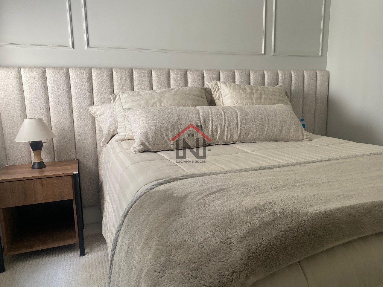 Apartamento de Luxo para Locação em Pinheiros - São Paulo-SP: 2 Quartos, 1 Suíte, 2 Banheiros, 2 Vagas, 68m² de Área.