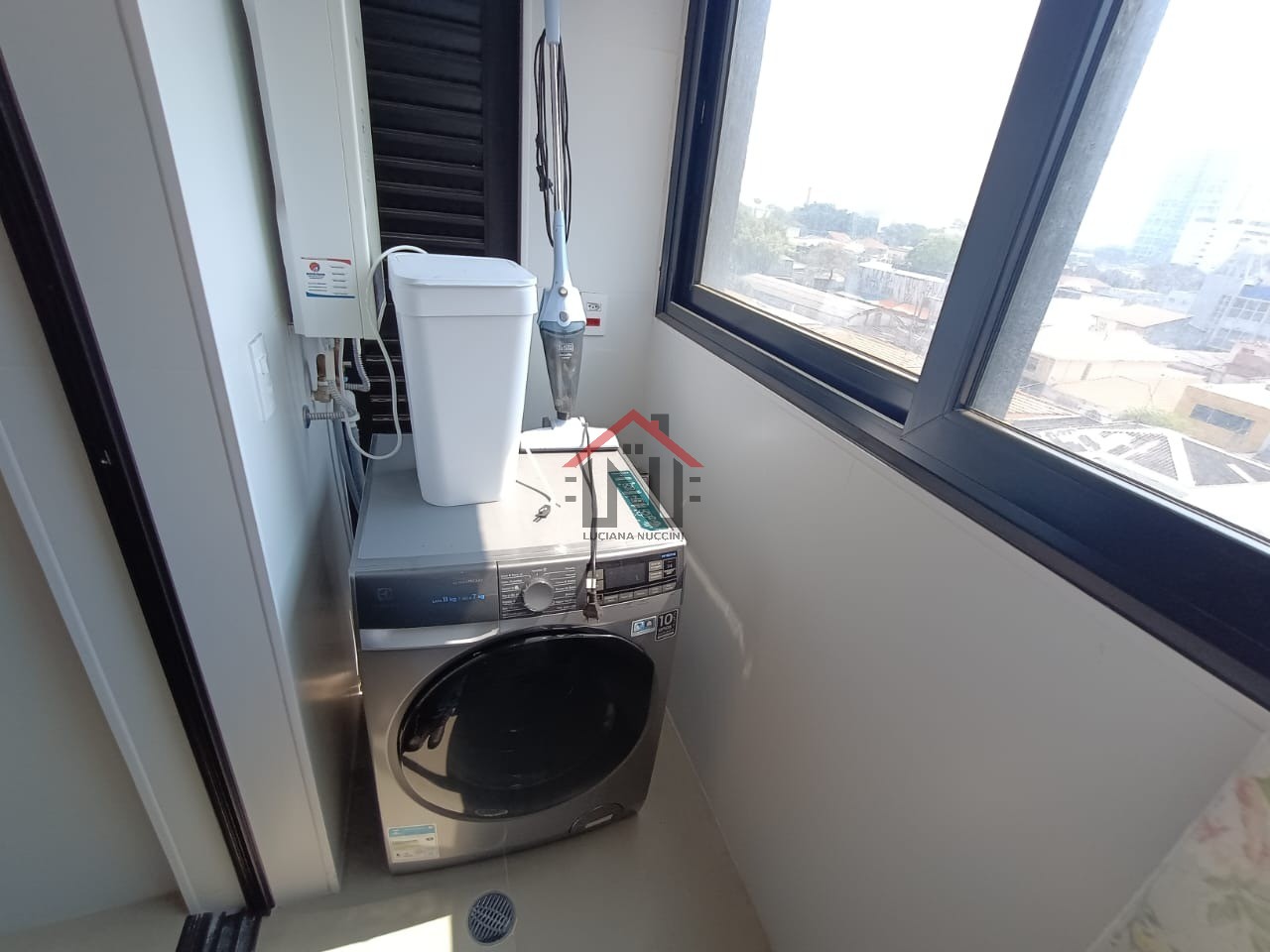 Aluguel de Apartamento Moderno em Pinheiros - 1 quarto, 1 sala, 1 banheiro, 1 vaga, 40m² - São Paulo-SP