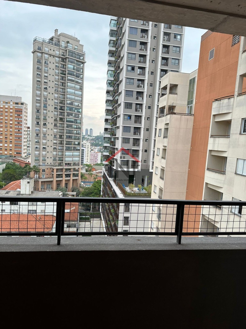 Studio para Locação em Perdizes, São Paulo-SP: 1 Quarto, 1 Sala, 1 Banheiro e 33m² de Área Privativa