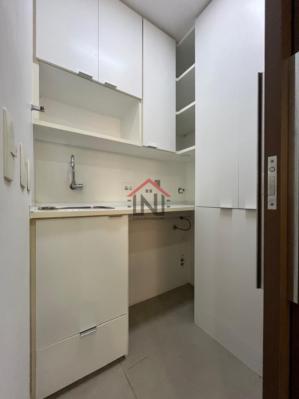 Conjunto Comercial de Alto Padrão para Locação no Jardim Paulista, São Paulo-SP: 5 Salas, 2 Banheiros, 2 Vagas - 58,79m².