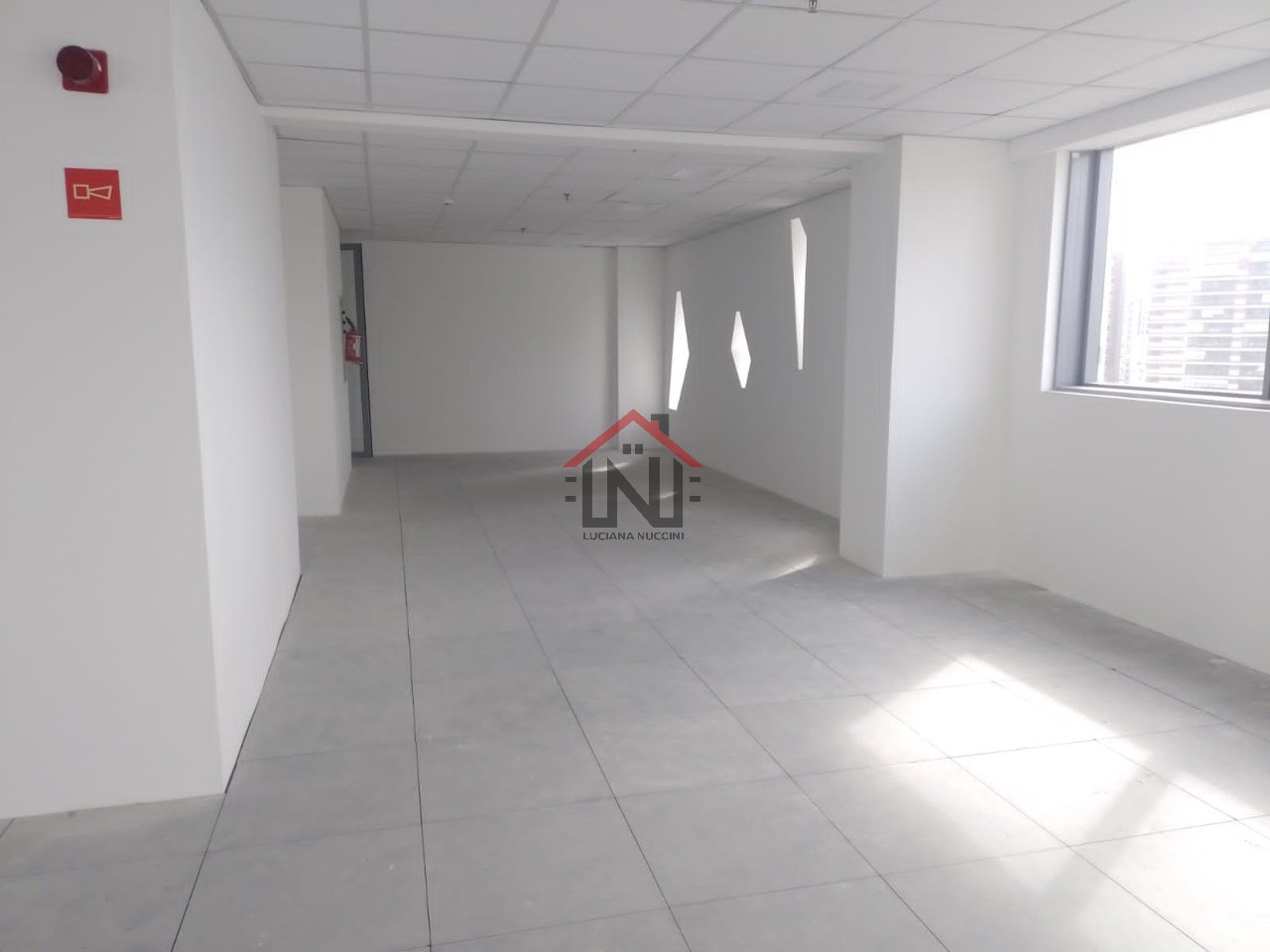 Aluguel de Conjunto Comercial de Alto Padrão em São Paulo-SP, Jardim Caravelas: 1 Sala, 2 Banheiros, 9 Vagas de Garagem, 316,04 m².