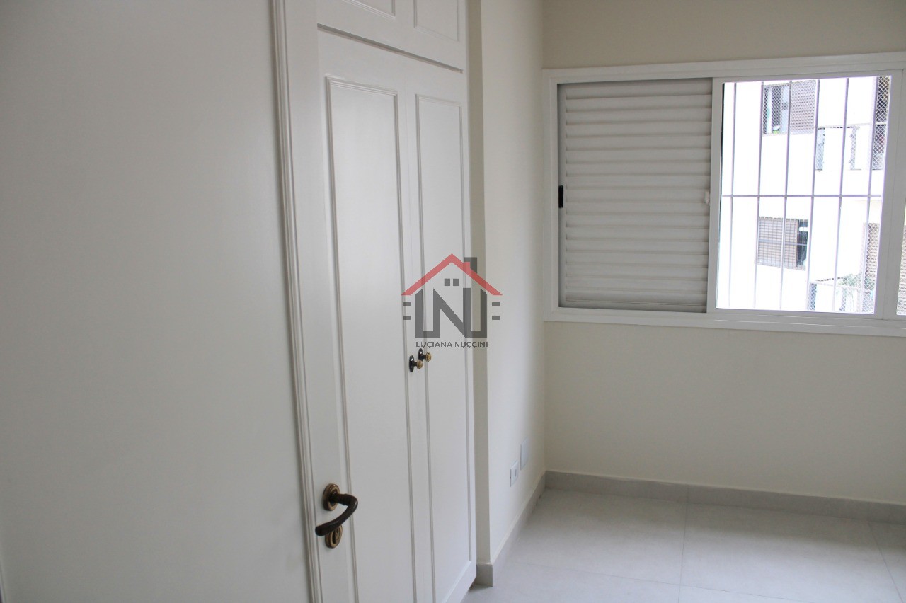 Imperdível oportunidade de adquirir apartamento de luxo na Vila Olímpia, SP: 3 quartos, 1 suíte, 4 banheiros, 2 vagas de garagem, 205 m².