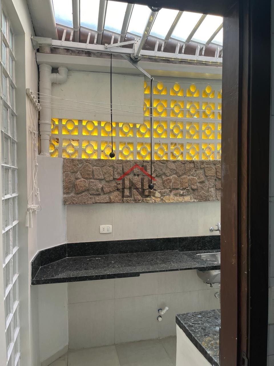 Casa para locação em São Paulo-SP, bairro Cambuci: 4 quartos, 3 suítes, 2 salas, 1 banheiro, 1 vaga, 150m². Venha conferir!