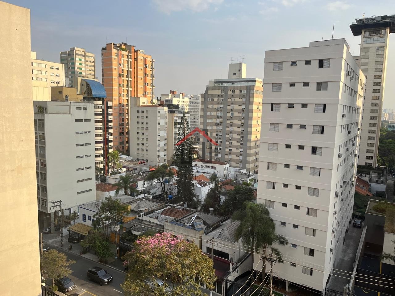 Conjunto Comercial de Alto Padrão para Locação no Jardim Paulista, São Paulo-SP: 5 Salas, 2 Banheiros, 2 Vagas - 58,79m².