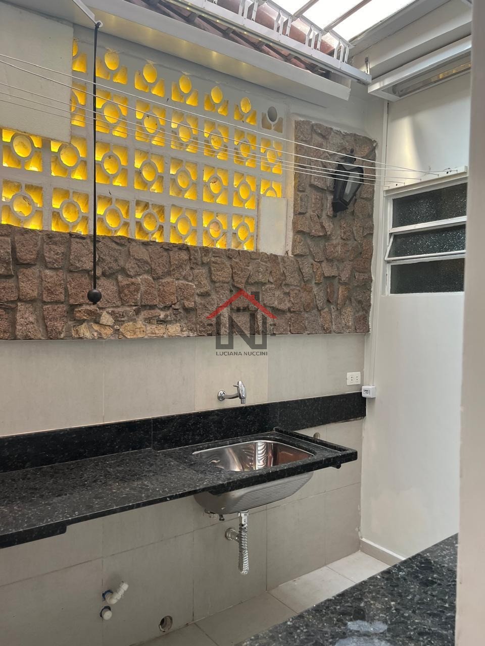 Casa para locação em São Paulo-SP, bairro Cambuci: 4 quartos, 3 suítes, 2 salas, 1 banheiro, 1 vaga, 150m². Venha conferir!