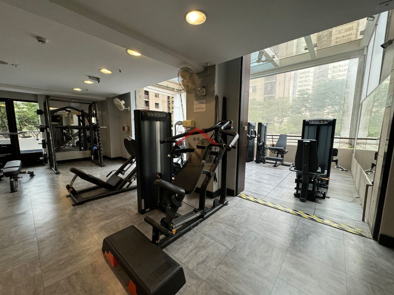 Apartamento de Luxo no Itaim Bibi, São Paulo-SP: 1 Quarto, 1 Sala, 2 Banheiros, 2 Vagas de Garagem!