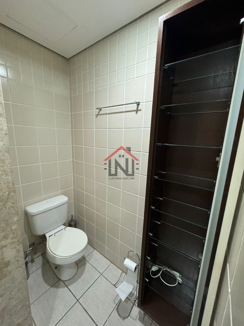 Apartamento de Luxo no Itaim Bibi, São Paulo-SP: 1 Quarto, 1 Sala, 2 Banheiros, 2 Vagas de Garagem!
