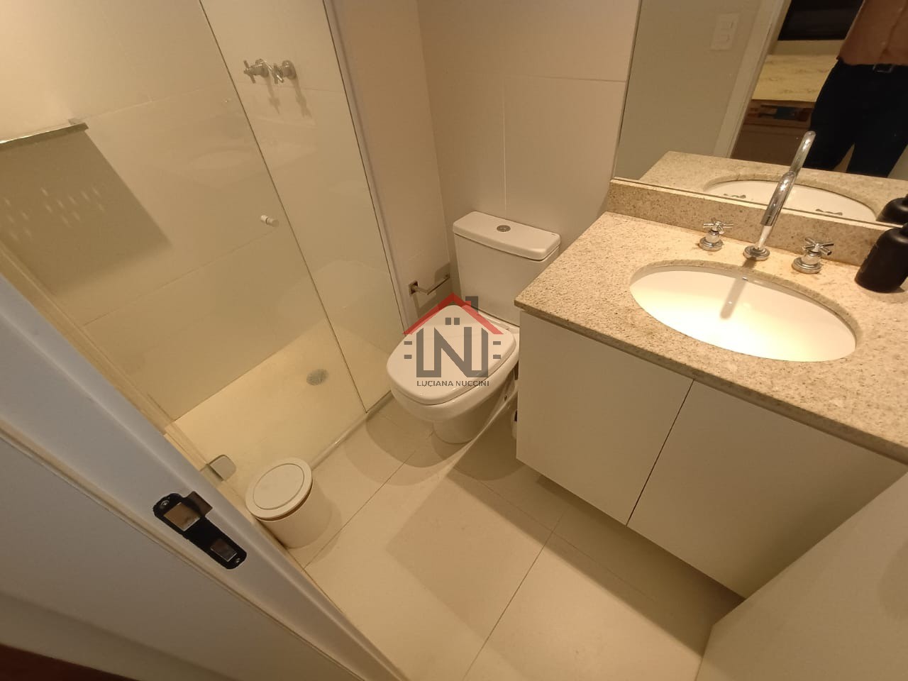 Aluguel de Apartamento Moderno em Pinheiros - 1 quarto, 1 sala, 1 banheiro, 1 vaga, 40m² - São Paulo-SP