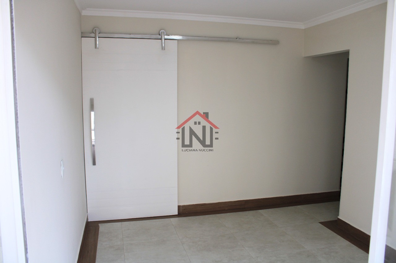 Imperdível oportunidade de adquirir apartamento de luxo na Vila Olímpia, SP: 3 quartos, 1 suíte, 4 banheiros, 2 vagas de garagem, 205 m².