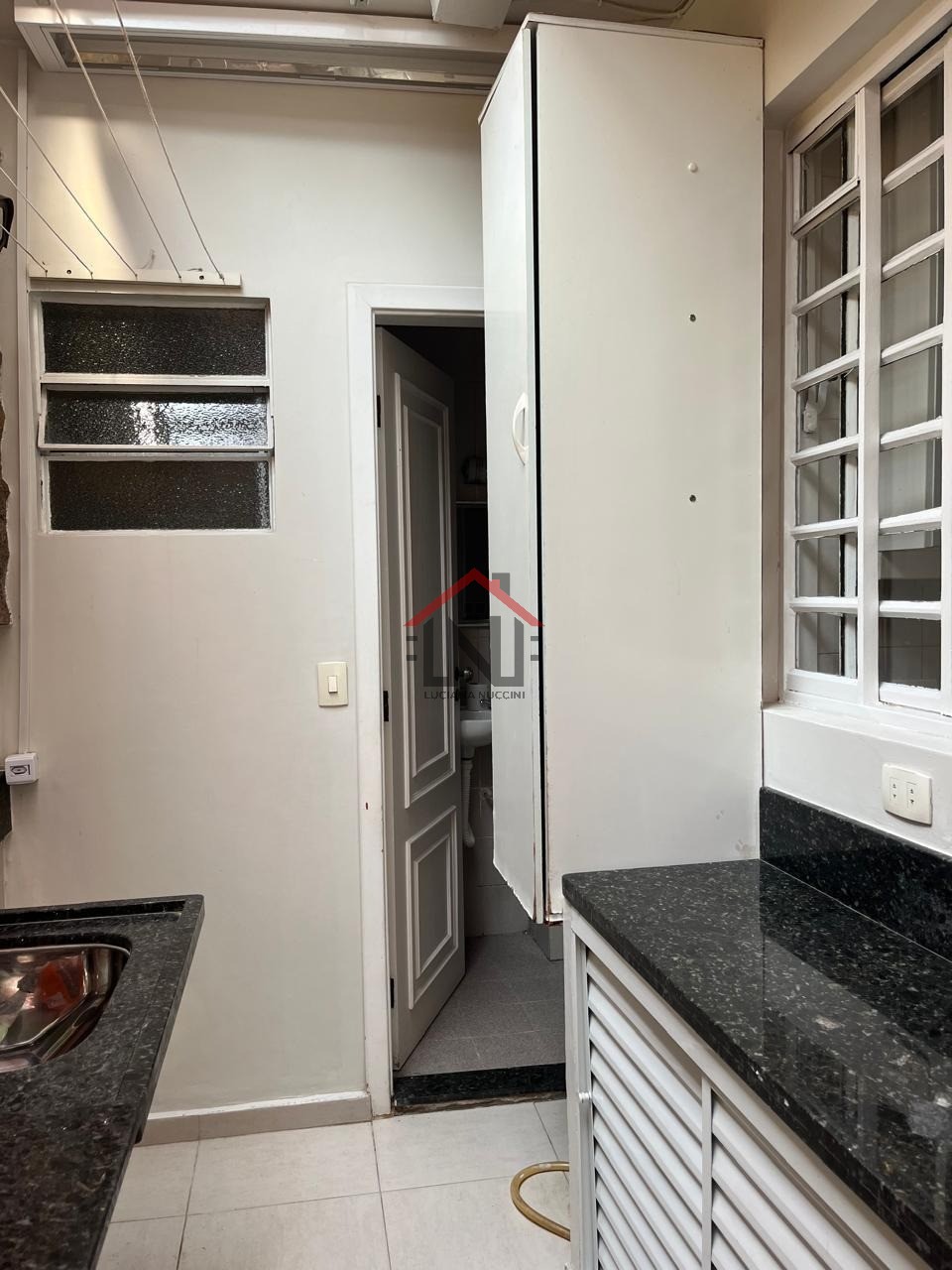 Casa para locação em São Paulo-SP, bairro Cambuci: 4 quartos, 3 suítes, 2 salas, 1 banheiro, 1 vaga, 150m². Venha conferir!