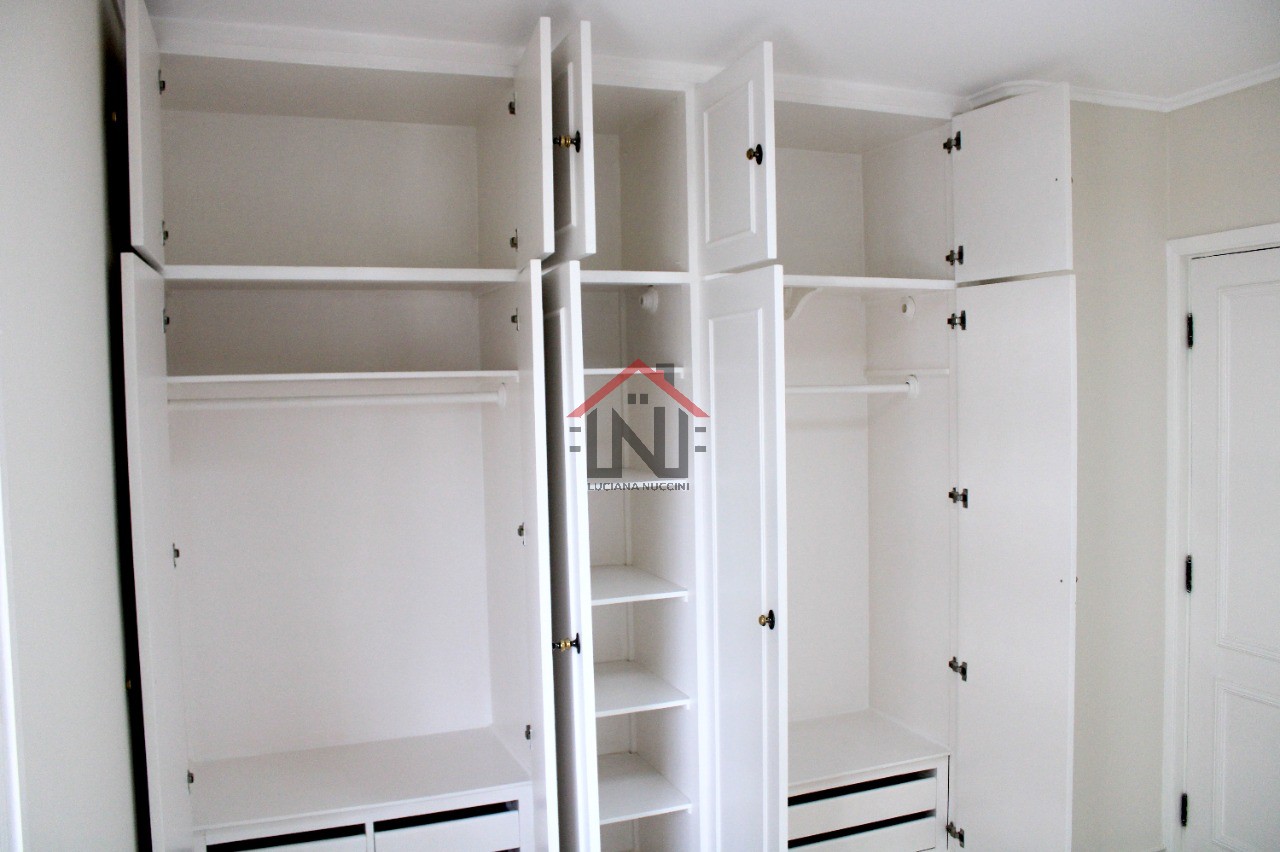 Imperdível oportunidade de adquirir apartamento de luxo na Vila Olímpia, SP: 3 quartos, 1 suíte, 4 banheiros, 2 vagas de garagem, 205 m².