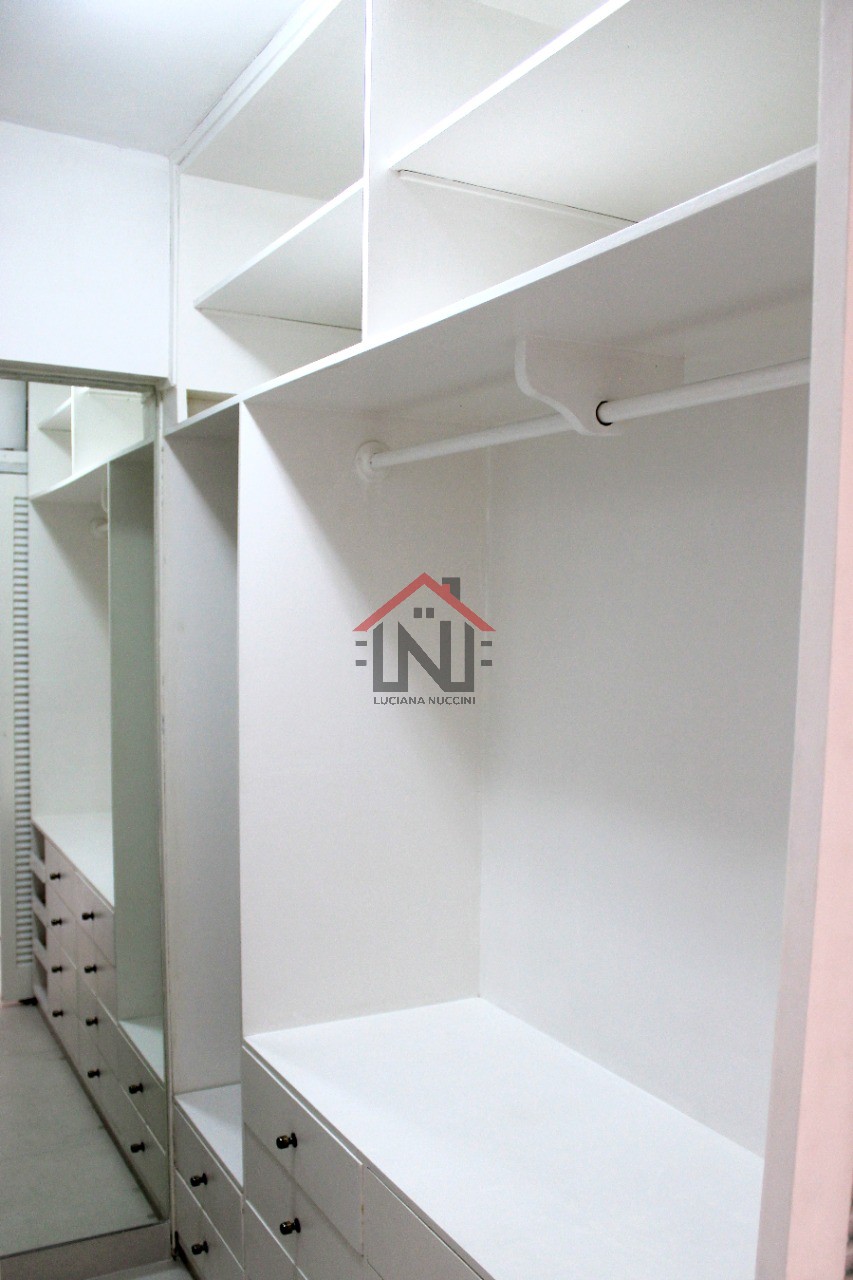 Imperdível oportunidade de adquirir apartamento de luxo na Vila Olímpia, SP: 3 quartos, 1 suíte, 4 banheiros, 2 vagas de garagem, 205 m².