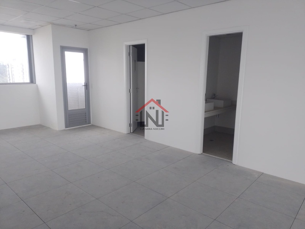 Aluguel de Conjunto Comercial de Alto Padrão em São Paulo-SP, Jardim Caravelas: 1 Sala, 2 Banheiros, 9 Vagas de Garagem, 316,04 m².