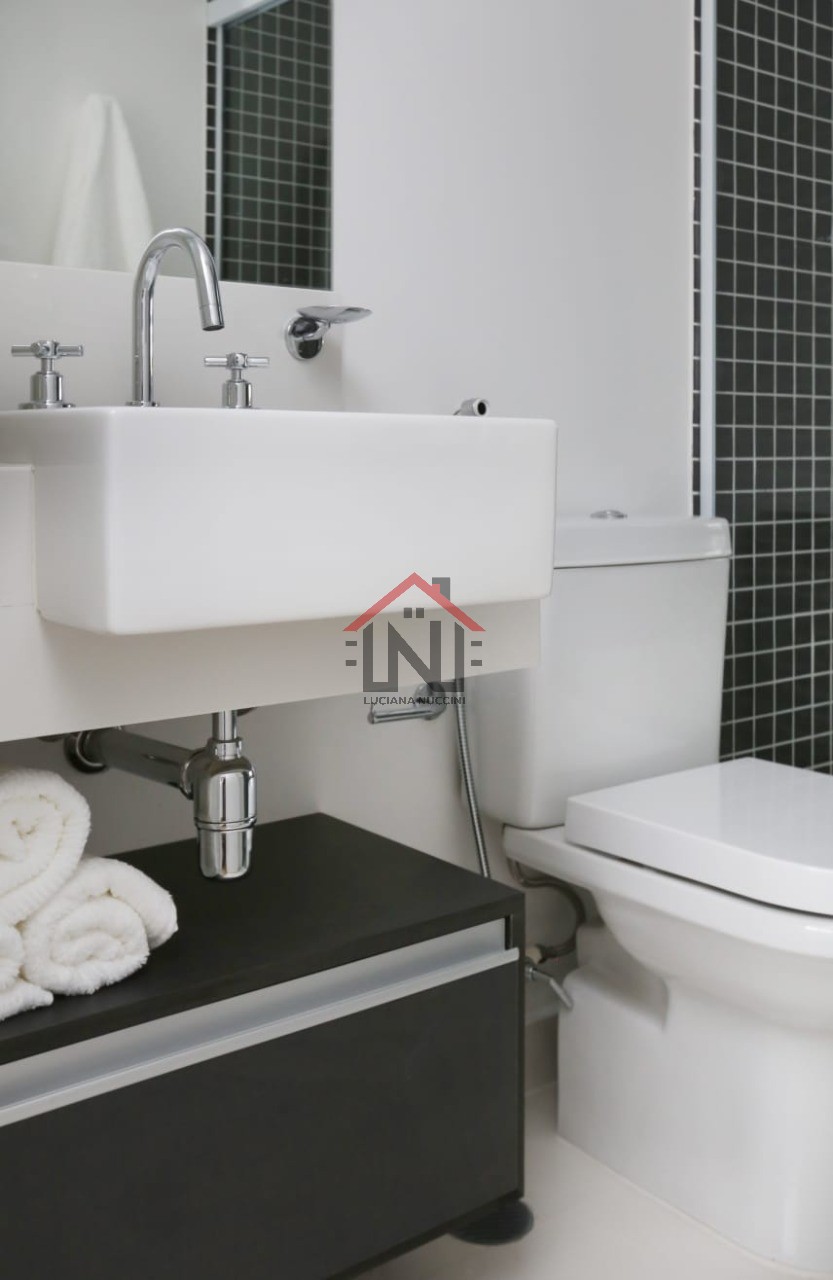 Apartamento para locação de alto padrão na Cidade Monções, São Paulo: 1 quarto, 1 sala, 2 banheiros, 1 vaga - 70m²