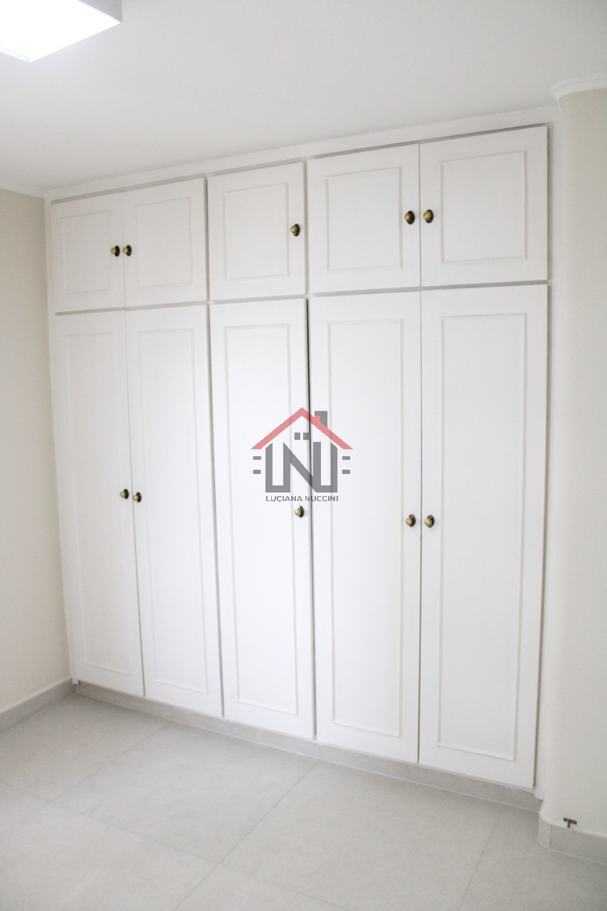 Imperdível oportunidade de adquirir apartamento de luxo na Vila Olímpia, SP: 3 quartos, 1 suíte, 4 banheiros, 2 vagas de garagem, 205 m².