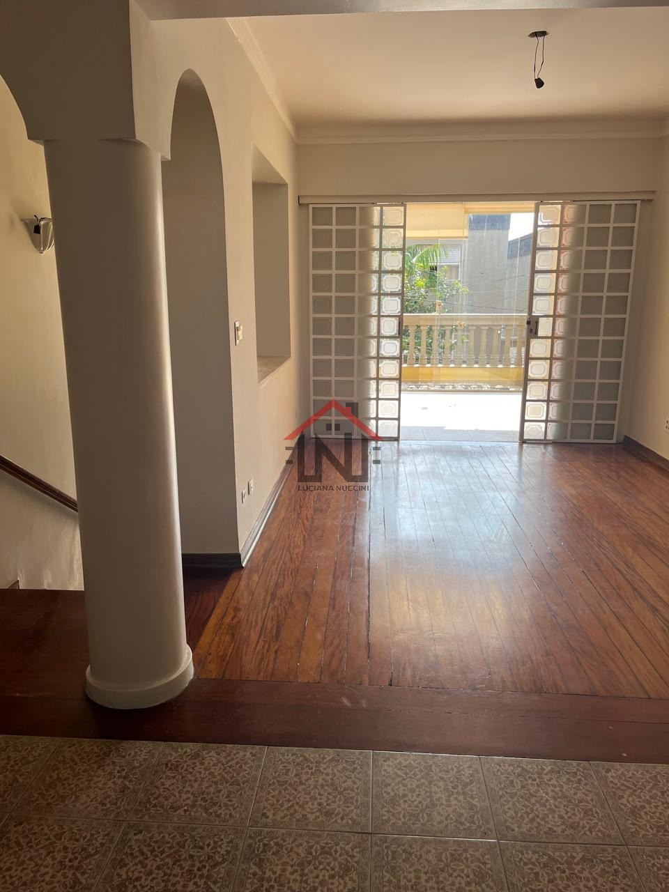 Casa para locação em São Paulo-SP, bairro Cambuci: 4 quartos, 3 suítes, 2 salas, 1 banheiro, 1 vaga, 150m². Venha conferir!