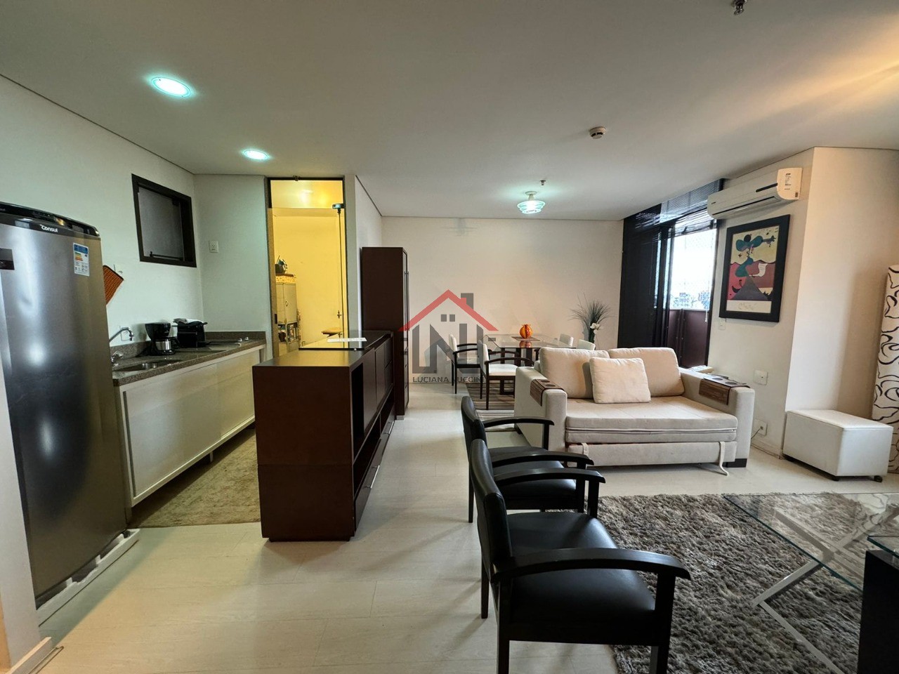 Apartamento de Luxo no Itaim Bibi, São Paulo-SP: 1 Quarto, 1 Sala, 2 Banheiros, 2 Vagas de Garagem!