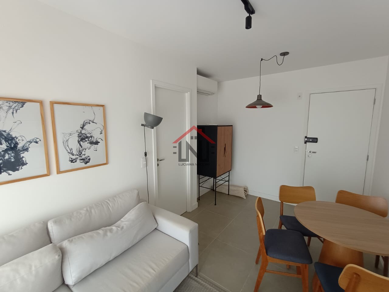 Aluguel de Apartamento Moderno em Pinheiros - 1 quarto, 1 sala, 1 banheiro, 1 vaga, 40m² - São Paulo-SP