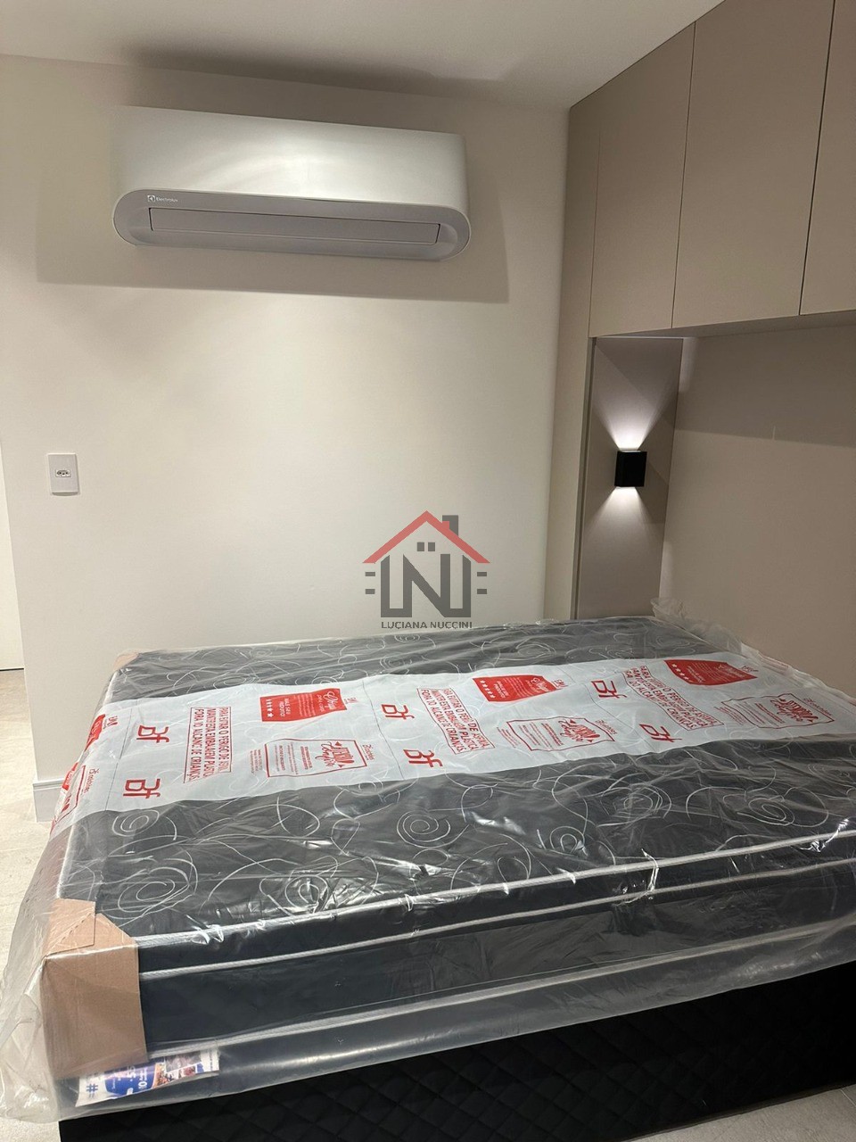 Studio para Locação em Perdizes, São Paulo-SP: 1 Quarto, 1 Sala, 1 Banheiro e 33m² de Área Privativa