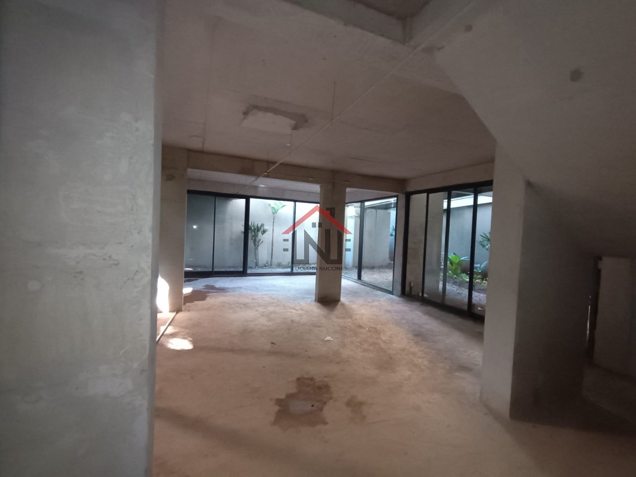 Ponto Comercial para Locação em Pinheiros, São Paulo-SP: 389m², 2 Banheiros e 1 Vaga de Garagem!