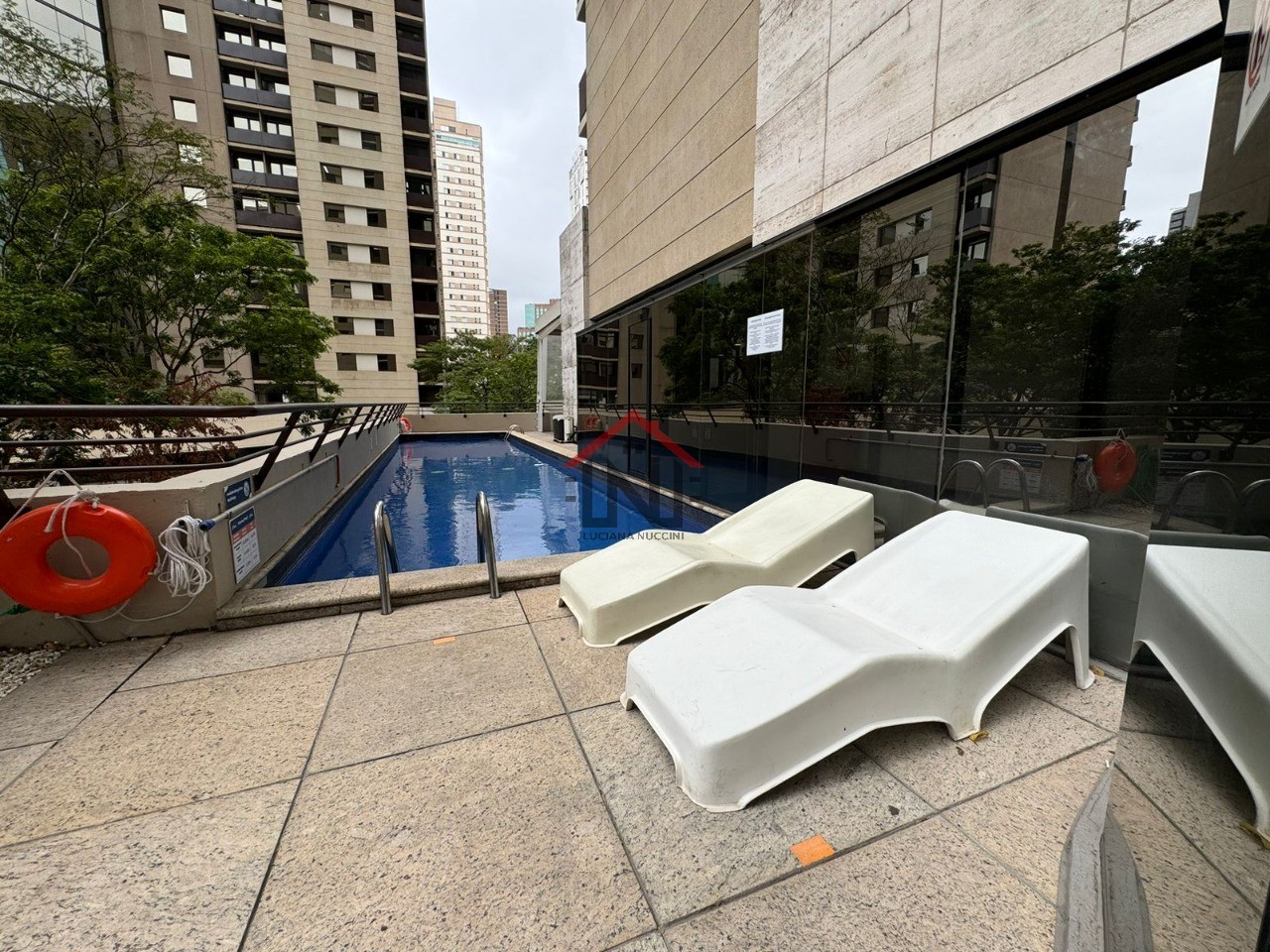 Apartamento de Luxo no Itaim Bibi, São Paulo-SP: 1 Quarto, 1 Sala, 2 Banheiros, 2 Vagas de Garagem!