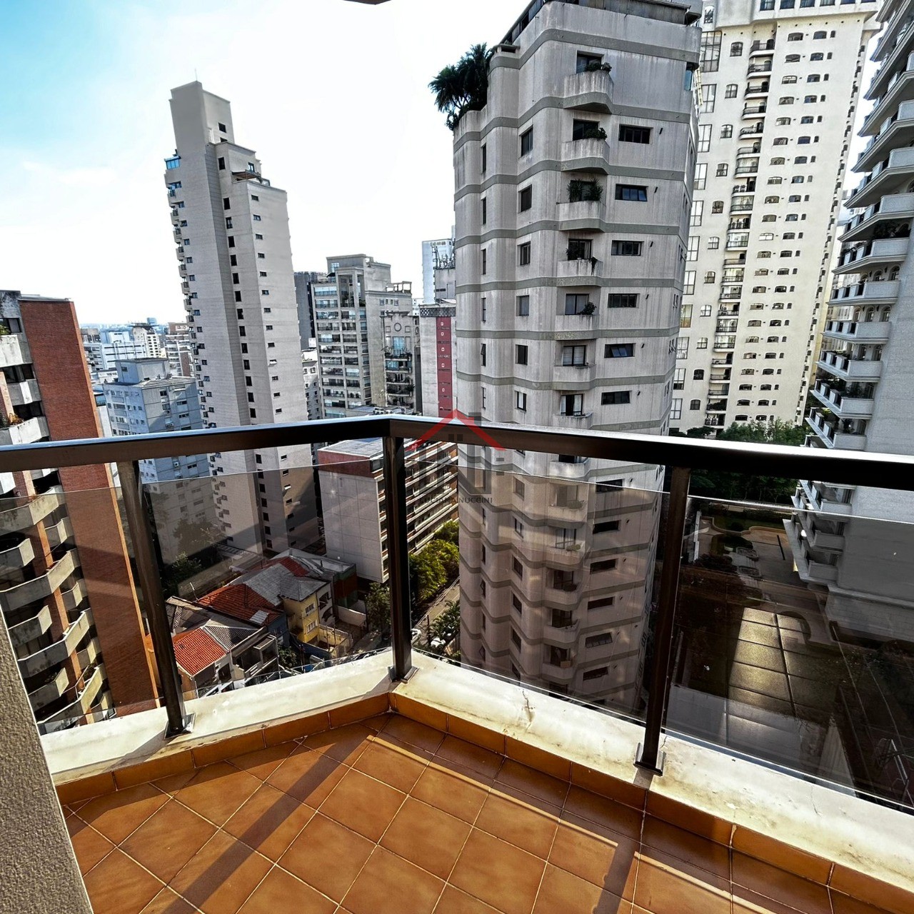 Apartamento para locação no Jardim Paulista, São Paulo-SP: 1 quarto, 1 sala, 1 banheiro, 1 vaga de garagem!