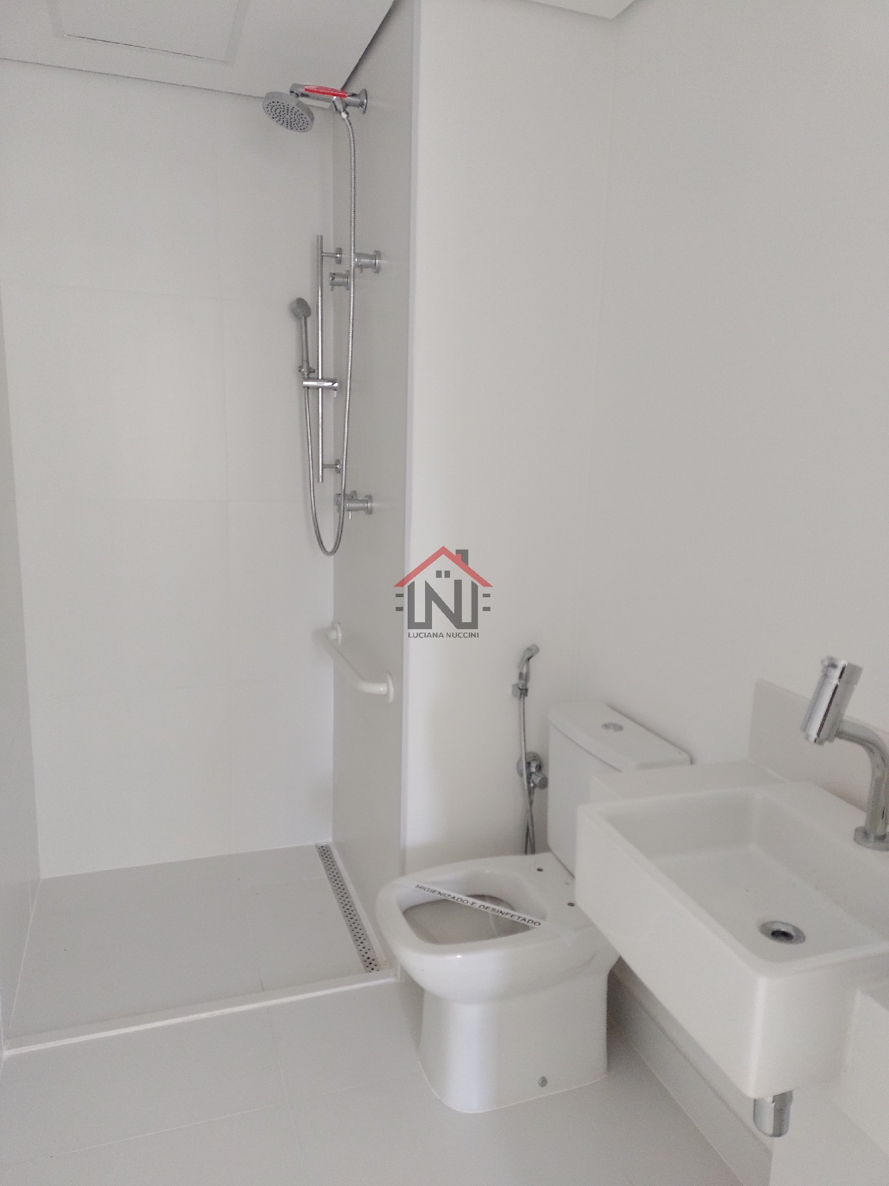Studio residencial para Venda e Locação Indianópolis, São Paulo 1 dormitório sendo 1 suíte, 1 banheiro 42,00 m² construída, 42,00 m² útil