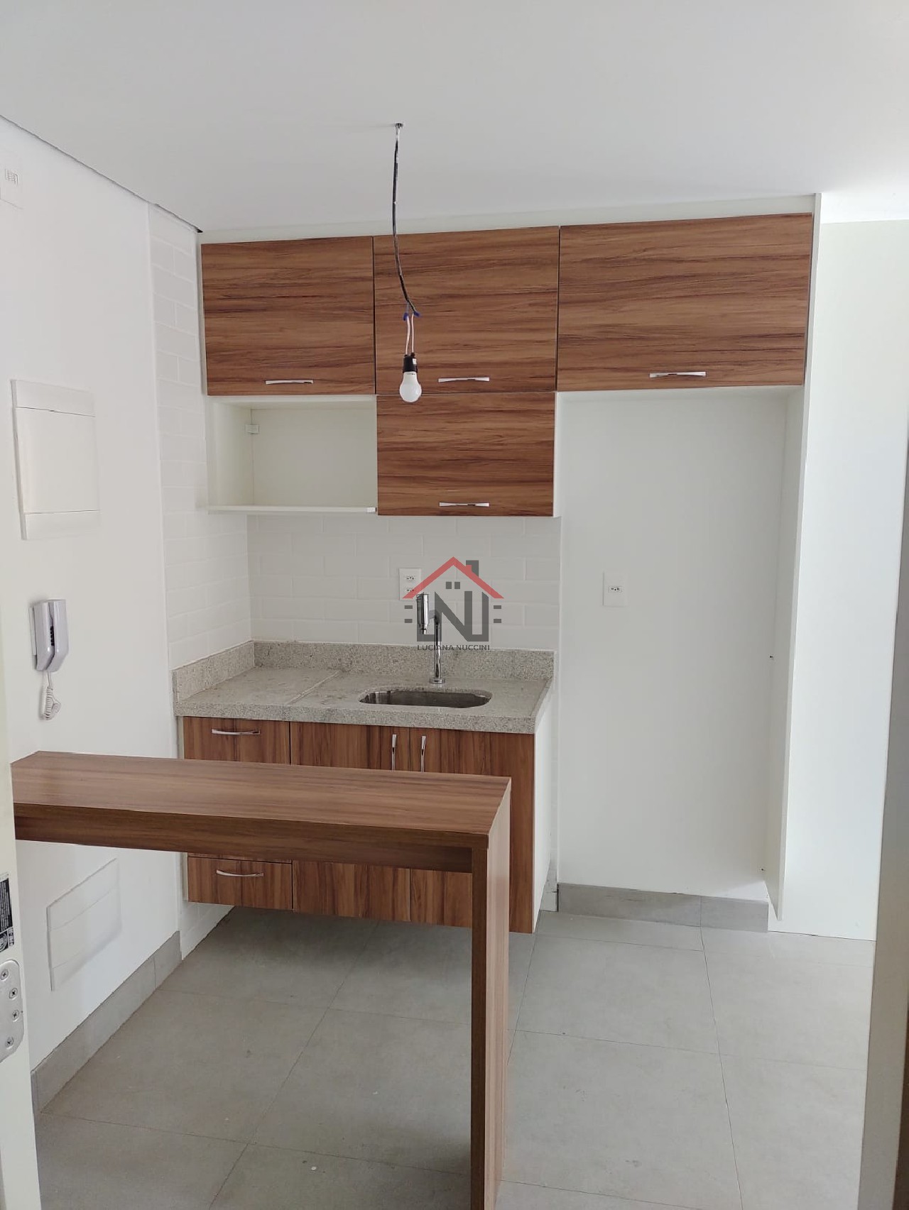 Studio residencial para Venda e Locação Indianópolis, São Paulo 1 dormitório sendo 1 suíte, 1 banheiro 42,00 m² construída, 42,00 m² útil