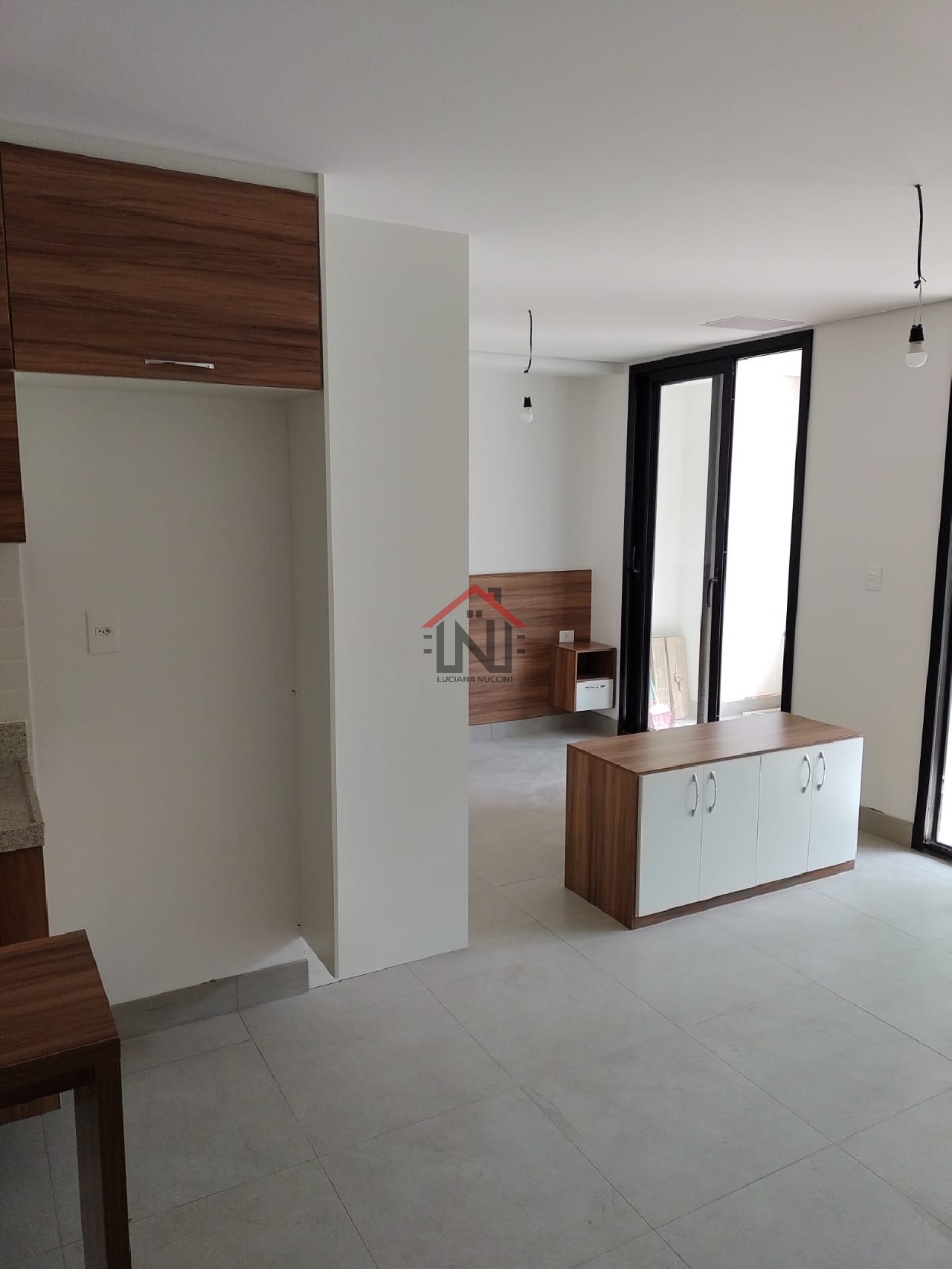 Studio residencial para Venda e Locação Indianópolis, São Paulo 1 dormitório sendo 1 suíte, 1 banheiro 42,00 m² construída, 42,00 m² útil