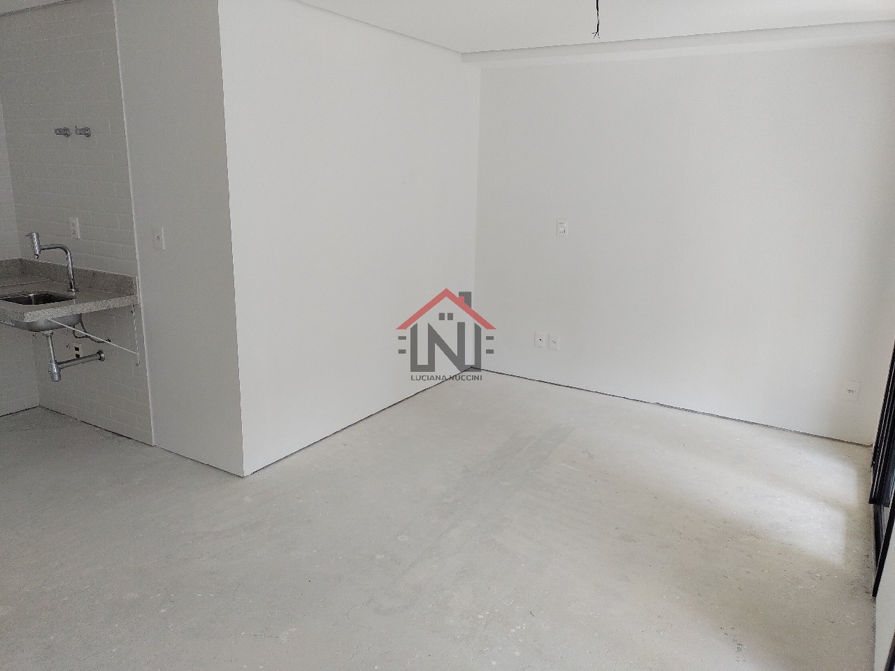 Studio residencial para Venda e Locação Indianópolis, São Paulo 1 dormitório sendo 1 suíte, 1 banheiro 42,00 m² construída, 42,00 m² útil