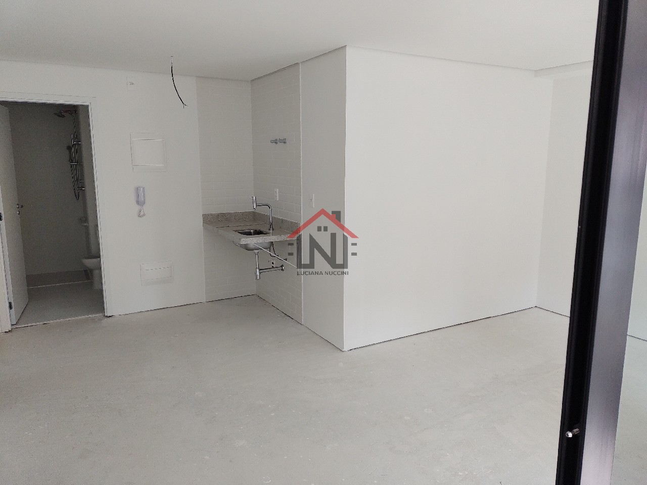 Studio residencial para Venda e Locação Indianópolis, São Paulo 1 dormitório sendo 1 suíte, 1 banheiro 42,00 m² construída, 42,00 m² útil