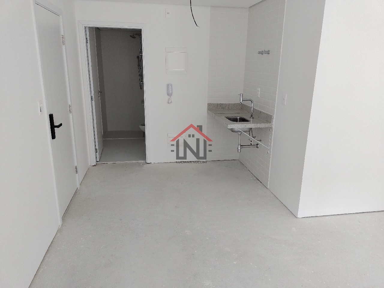 Studio residencial para Venda e Locação Indianópolis, São Paulo 1 dormitório sendo 1 suíte, 1 banheiro 42,00 m² construída, 42,00 m² útil