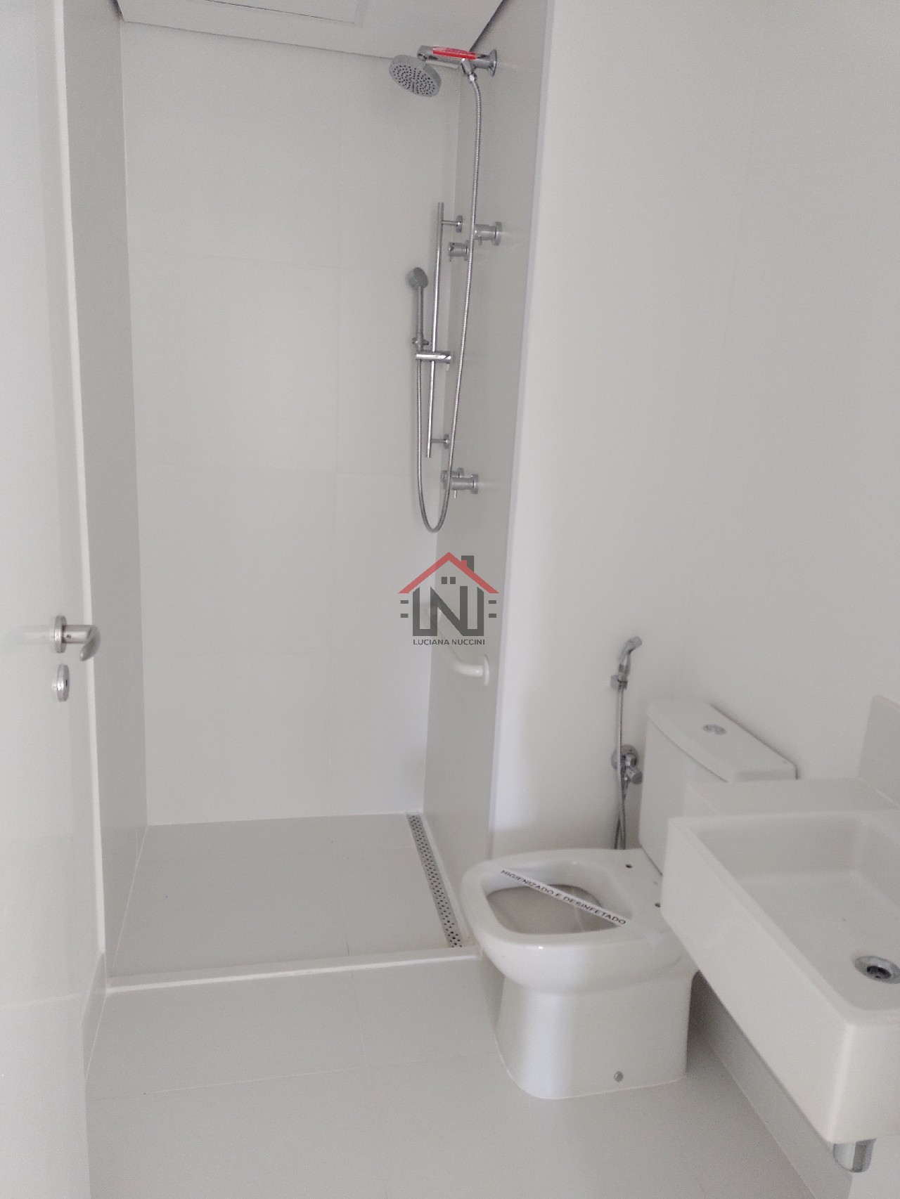 Studio residencial para Venda e Locação Indianópolis, São Paulo 1 dormitório sendo 1 suíte, 1 banheiro 42,00 m² construída, 42,00 m² útil